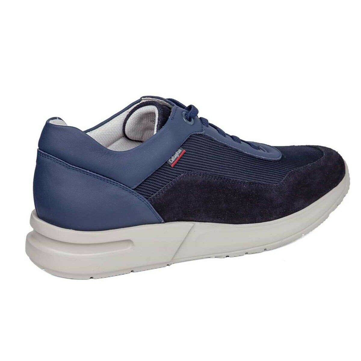 Sneakers stringate da uomo Callaghan modello 91311 fatte in pelle e tessuto. Colore blu. Fondo in gomma. Comode e casual.