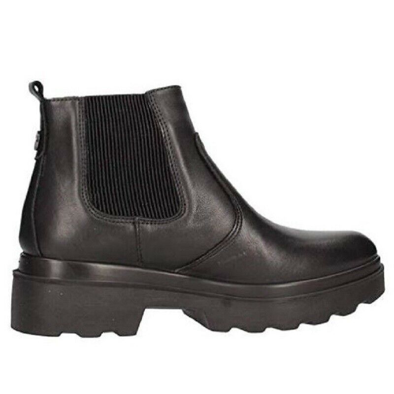 IGI&CO - Art. 4167400 -TronchettoIGI&CO - Art. 4167400 -Tronchetto Donna Beatles ,Colore nero, Materiale Pelle con tomaia in pelle, suola in gomma nero con altezza gambale di 12 cm e un tacco di 5 cm. Beatles ,Colore nero, Materiale Pelle con tomaia in pelle, suola in gomma nero con altezza gambale di 12 cm e un tacco di 5 cm.