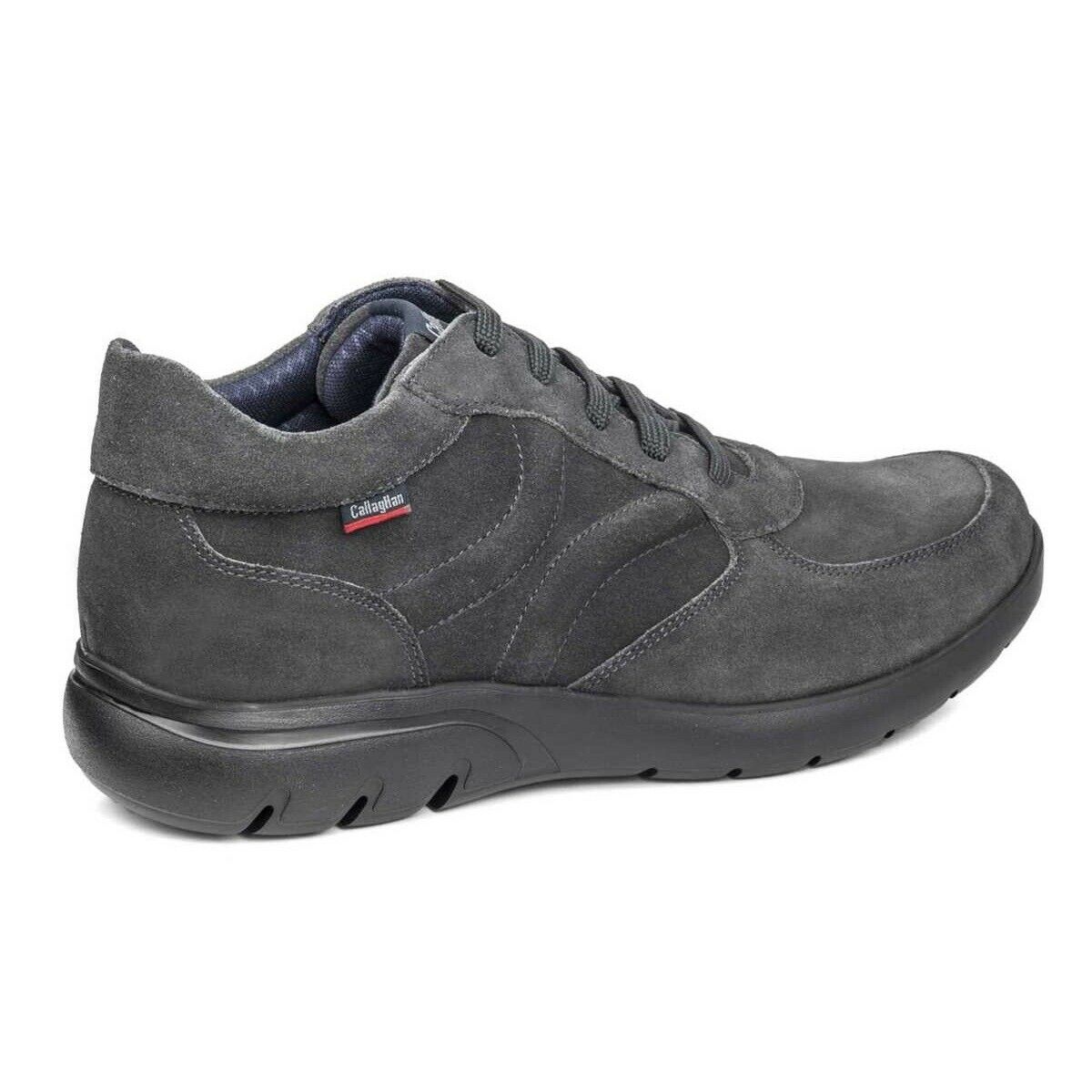 Callaghan polacchino uomo , Colore grigio ,Materiale Camoscio con fodera traspirante, soletta estraibile, chiusura con lacci, altezza tacco 3,5 cm