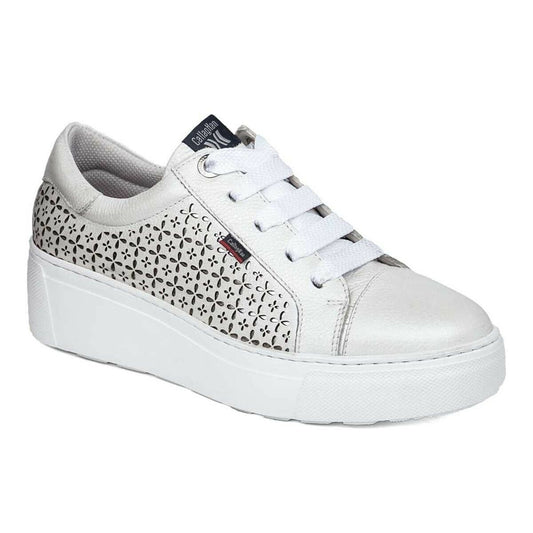 Callaghan Donna Sneaker, colore bianco con materiale in Pelle si adatta al piede e al suo aumento di larghezza quando si cammina (dai 5mm agli 8mm)