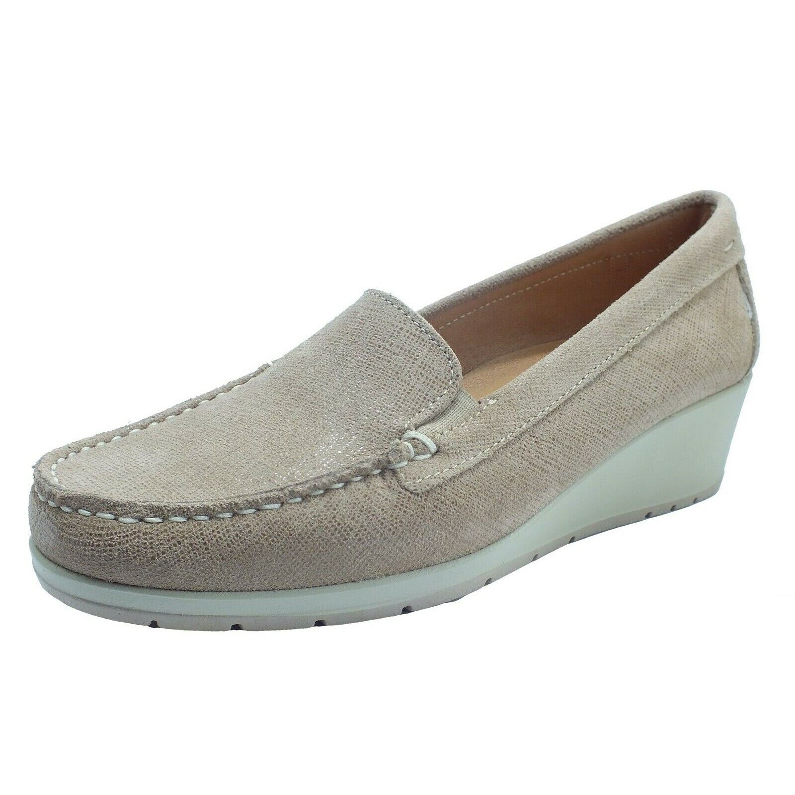 Cinzia Soft - Art. IA810 S001- mocassino donna colore beige con tomaia in camoscio a punta rotondata, fodera e suola in pelle con suola in gomma bianca