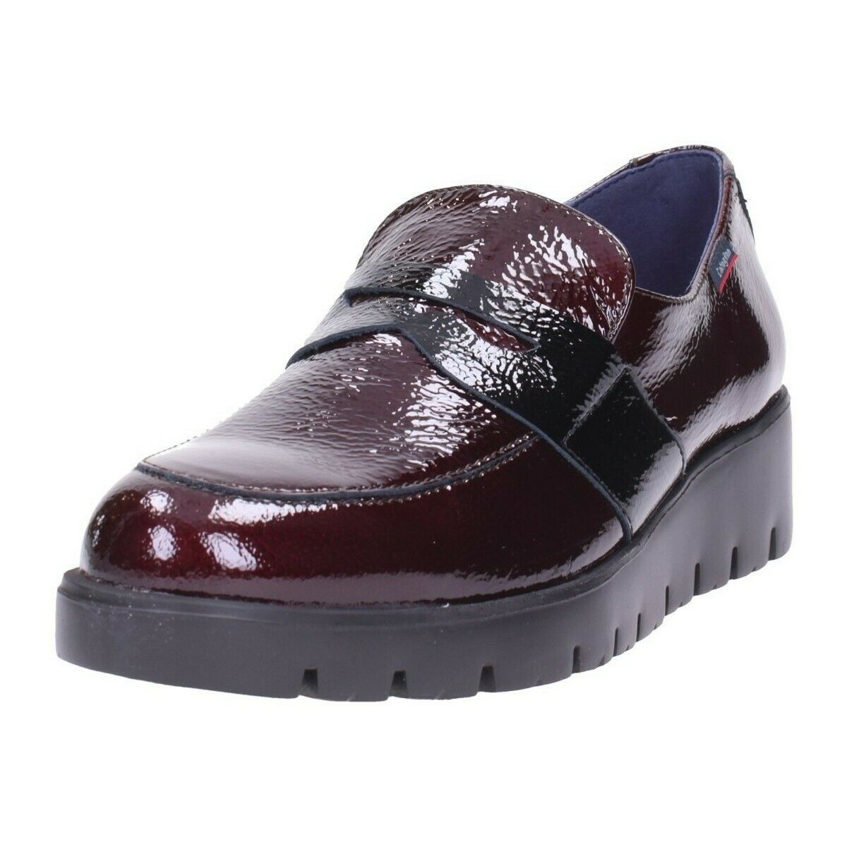 Scarpe casual Callaghan in pelle verniciata color bordeaux. Tomaia in pelle verniciata morbidissima.